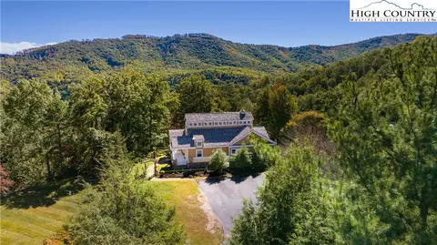 195 The Courtyard, Boone, NC 28607 photo 15