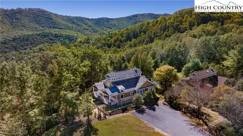 195 The Courtyard, Boone, NC 28607 photo 12