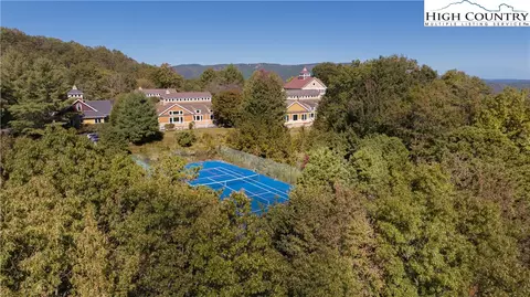 195 The Courtyard, Boone, NC 28607 photo 11