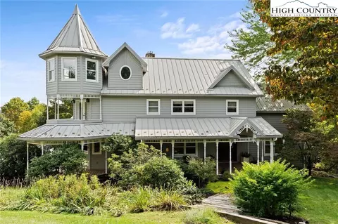316 Chestnut Knob Rd, Boone, NC 28607