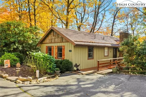 391 Dameron Dr, Blowing Rock, NC 28605