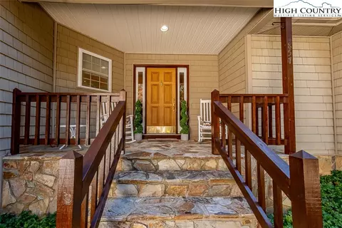 857 Longview Cir, Roaring Gap, NC 28668 photo 2
