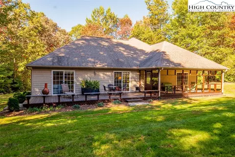 857 Longview Cir, Roaring Gap, NC 28668 photo 3