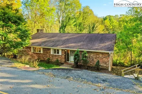 161 Blanwood Dr, Boone, NC 28607