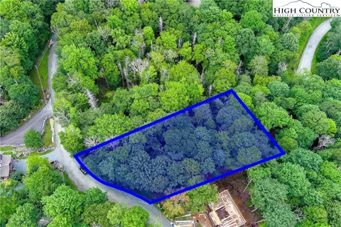 131 Greenbriar Rd, Beech Mountain, NC 28604