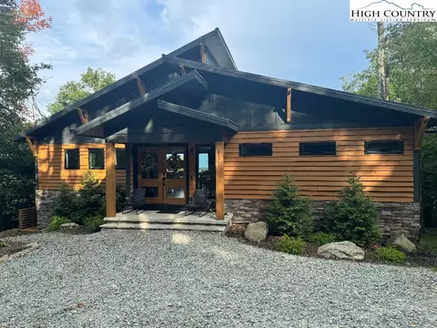 611 Little Sugar Ln, Sugar Mountain, NC 28604