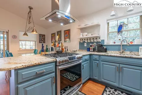 49 Laurel Rd, Newland, NC 28657