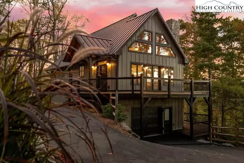342 Clawson Dr, Blowing Rock, NC 28605