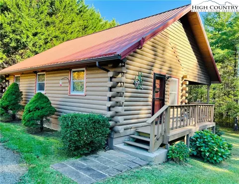 840 Golf Course Rd, Sparta, NC 28675