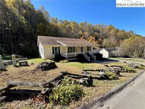 173 Mabel Springs Ln, Zionville, NC 28698