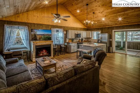 222 Lake Rd, Beech Mountain, NC 28604 photo 1