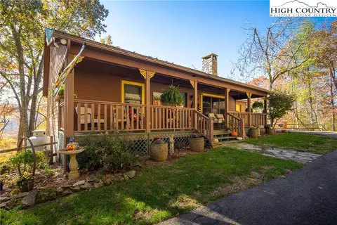 209 Wards Branch Rd, Sugar Grove, NC 28679