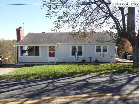 727 Fairview Rd, Galax, VA 24333