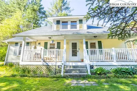 165 V L Moretz Rd, Deep Gap, NC 28618