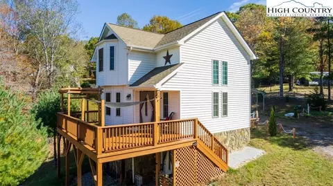 818 Little Peak Creek Rd, Jefferson, NC 28640