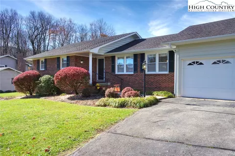 554 Cedar Ln, Boone, NC 28607
