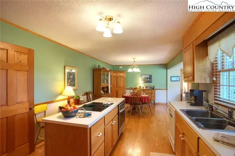 554 Cedar Ln, Boone, NC 28607 photo 15