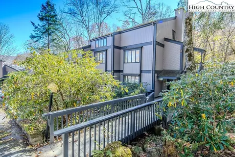200 Glenwood Ln #G25, Sugar Mountain, NC 28604