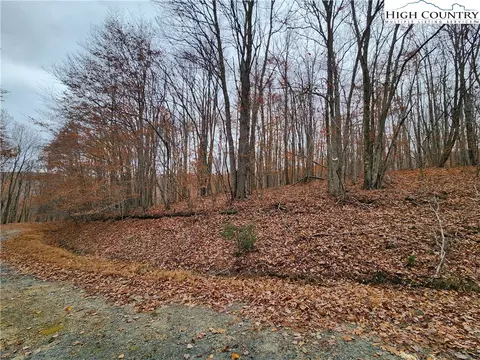 139 Arrowhead Rd, Beech Mountain, NC 28604 photo 2