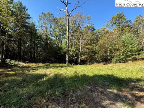 186 Ash Ln, Glade Valley, NC 28627