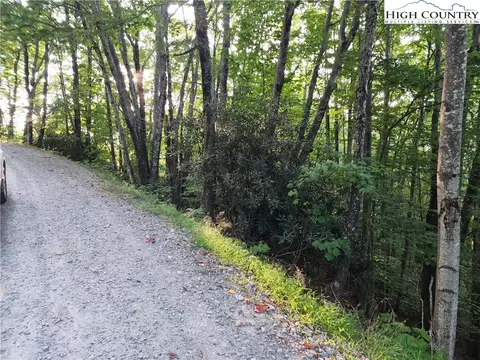 109 Raccoon Rd, Beech Mountain, NC 28604