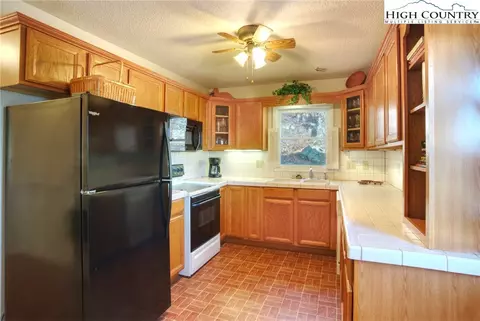 1706 Skyland Dr, Seven Devils, NC 28604 photo 5