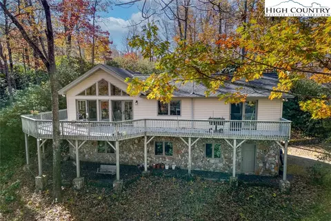 219 Jenny Ln, Boone, NC 28607