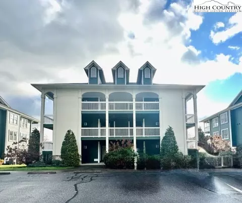 135 Birkdale Ct #B2, Jefferson, NC 28640