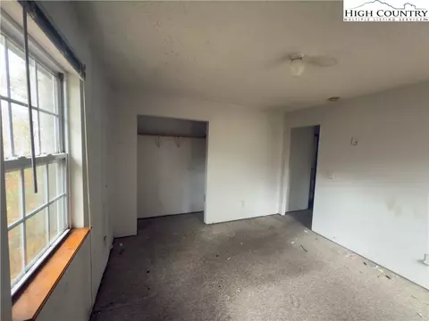 512 Jakes Mountain Rd, Deep Gap, NC 28618 photo 7