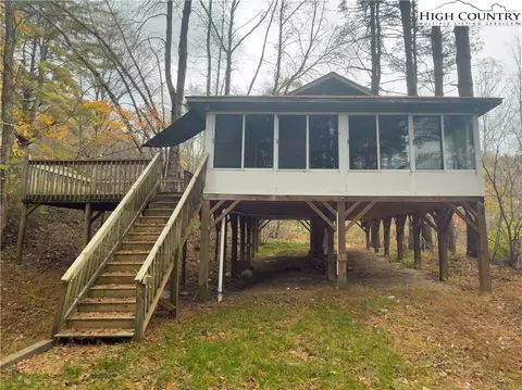 512 Jakes Mountain Rd, Deep Gap, NC 28618