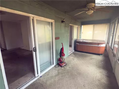 512 Jakes Mountain Rd, Deep Gap, NC 28618 photo 3