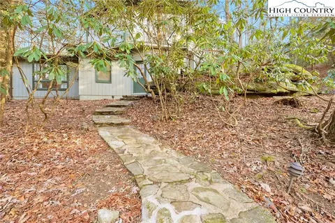129 Laurel, Boone, NC 28607 photo 3