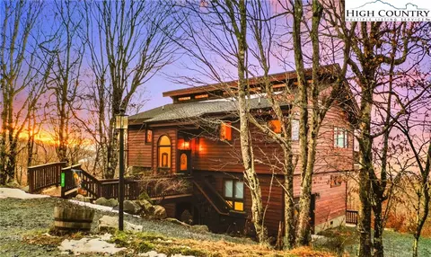 106 Spruce Hollow Rd, Beech Mountain, NC 28604