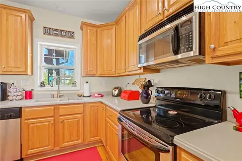 3441 Beech Mountain Pkwy #D2, Beech Mountain, NC 28604 photo 11