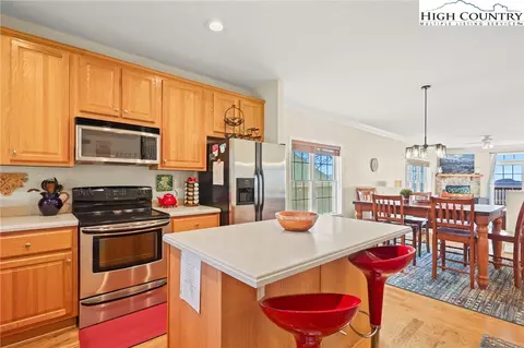 3441 Beech Mountain Pkwy #D2, Beech Mountain, NC 28604 photo 10