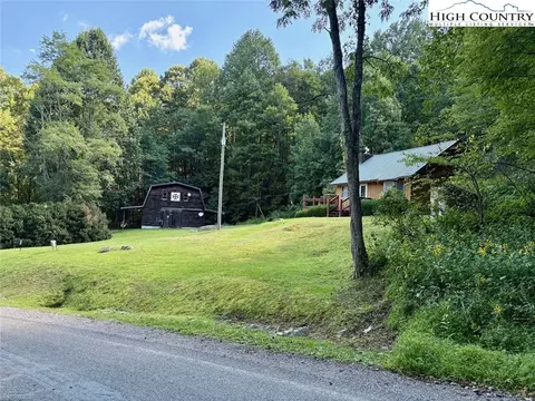 791 Spice Creek Rd, Banner Elk, NC 28604