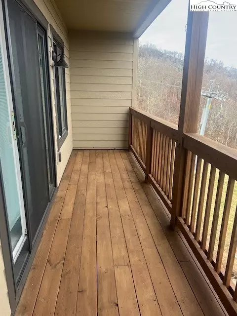 108 Sugar Ski Dr #831, Sugar Mountain, NC 28604