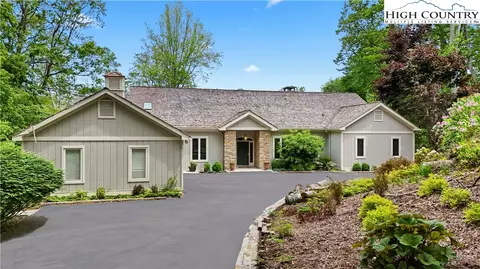 665 Raven Ridge Rd, Banner Elk, NC 28604