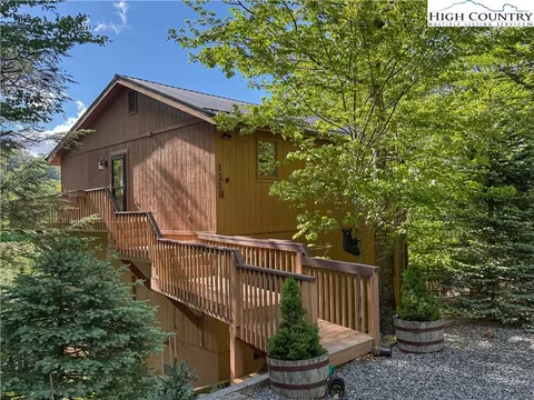 111 Charter Hills Rd # B, Beech Mountain, NC 28604
