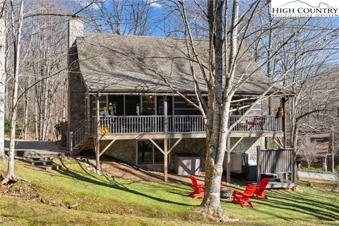 140 Jaybird Ln, Seven Devils, NC 28604
