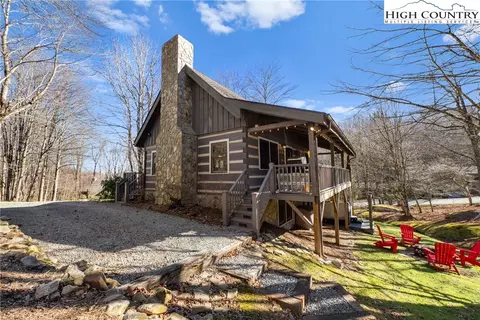 140 Jaybird Ln, Seven Devils, NC 28604 photo 3