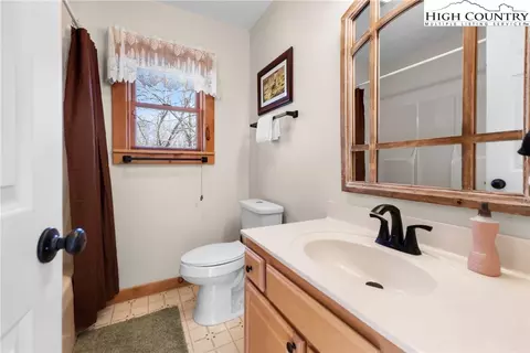 140 Jaybird Ln, Seven Devils, NC 28604 photo 26