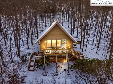 105 Sugar Maple Ln, Beech Mountain, NC 28604