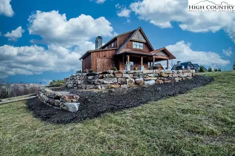 49 Great Sky Ct, Banner Elk, NC 28604