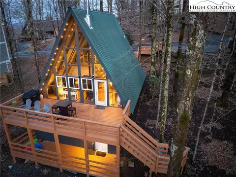 800 Charter Hills Rd, Beech Mountain, NC 28604