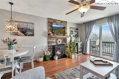 301 Pinnacle Inn Rd #1215, Banner Elk, NC 28604