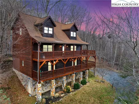 235 Lakeledge Rd, Beech Mountain, NC 28604