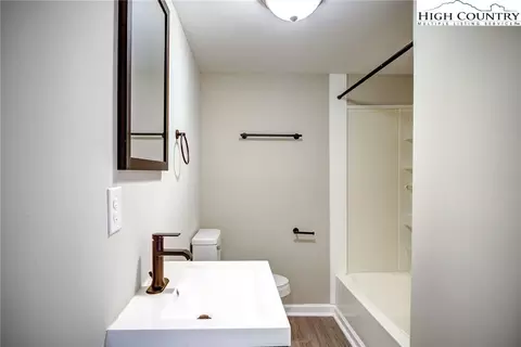 237 Queen St, Boone, NC 28607 photo 8