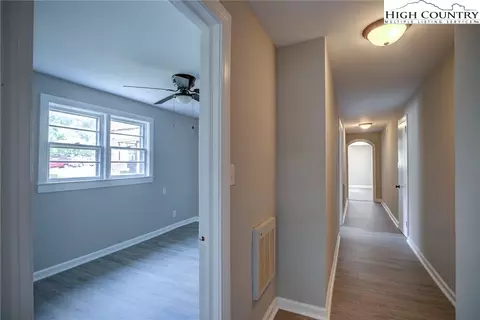 237 Queen St, Boone, NC 28607 photo 7