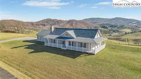 725 Terra Vista Dr, Laurel Springs, NC 28644